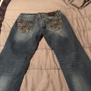 Miss me skinny jeans worn maybe once the size is 28 x 32 98% cotton and 2% elast